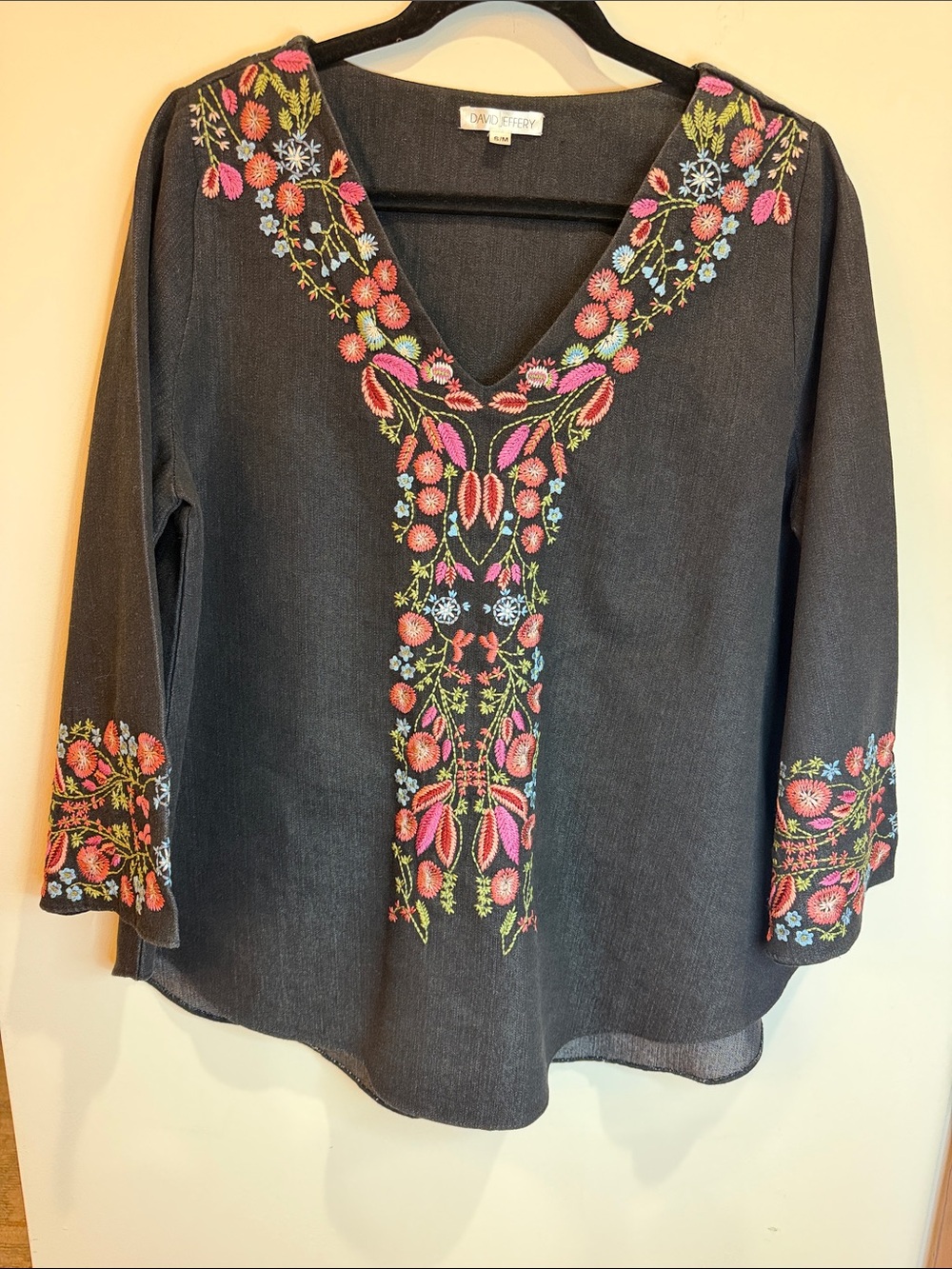 David Jeffery Denim Multi-Colored Floral Embroidered V-Neck Women's Top, S/M